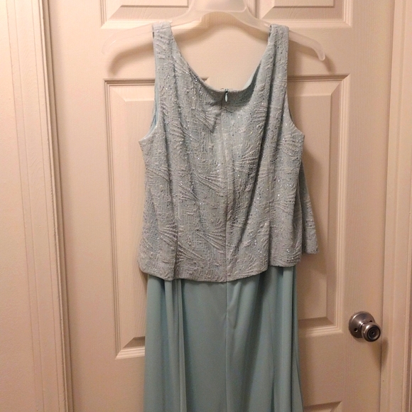 Jeanne Alexander mother of the bride 2-piece dress - Picture 3 of 4